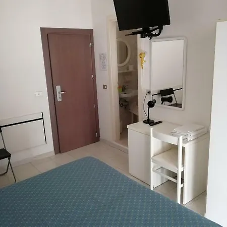 Domiziana Hotel 3*