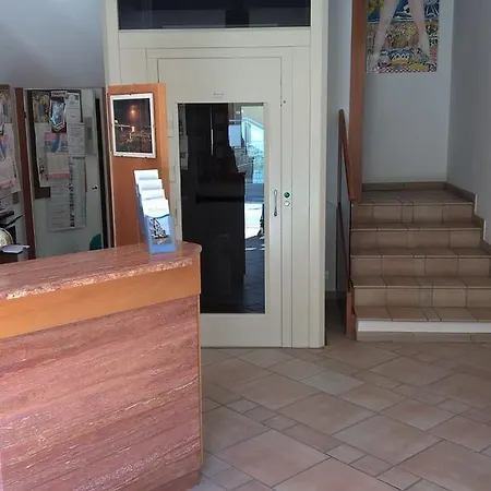 Domiziana Отель 3*